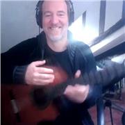Musicien professionnel et professeur de musique donne cours de Guitare , de Violon et d'Alto !